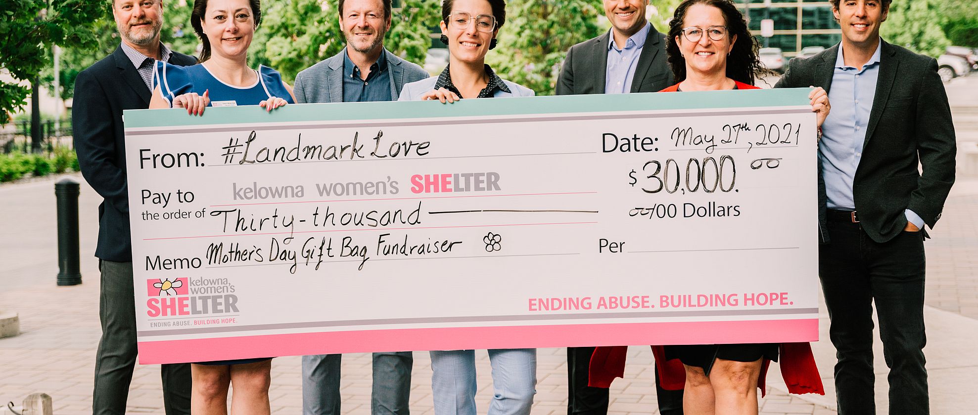 #LandmarkLove Mother’s Day Gift Tote fundraiser brings in $30K